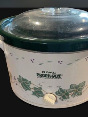 Vintage RIVAL Crock-Pot White & Green Stoneware Slow Cooker 1990’s